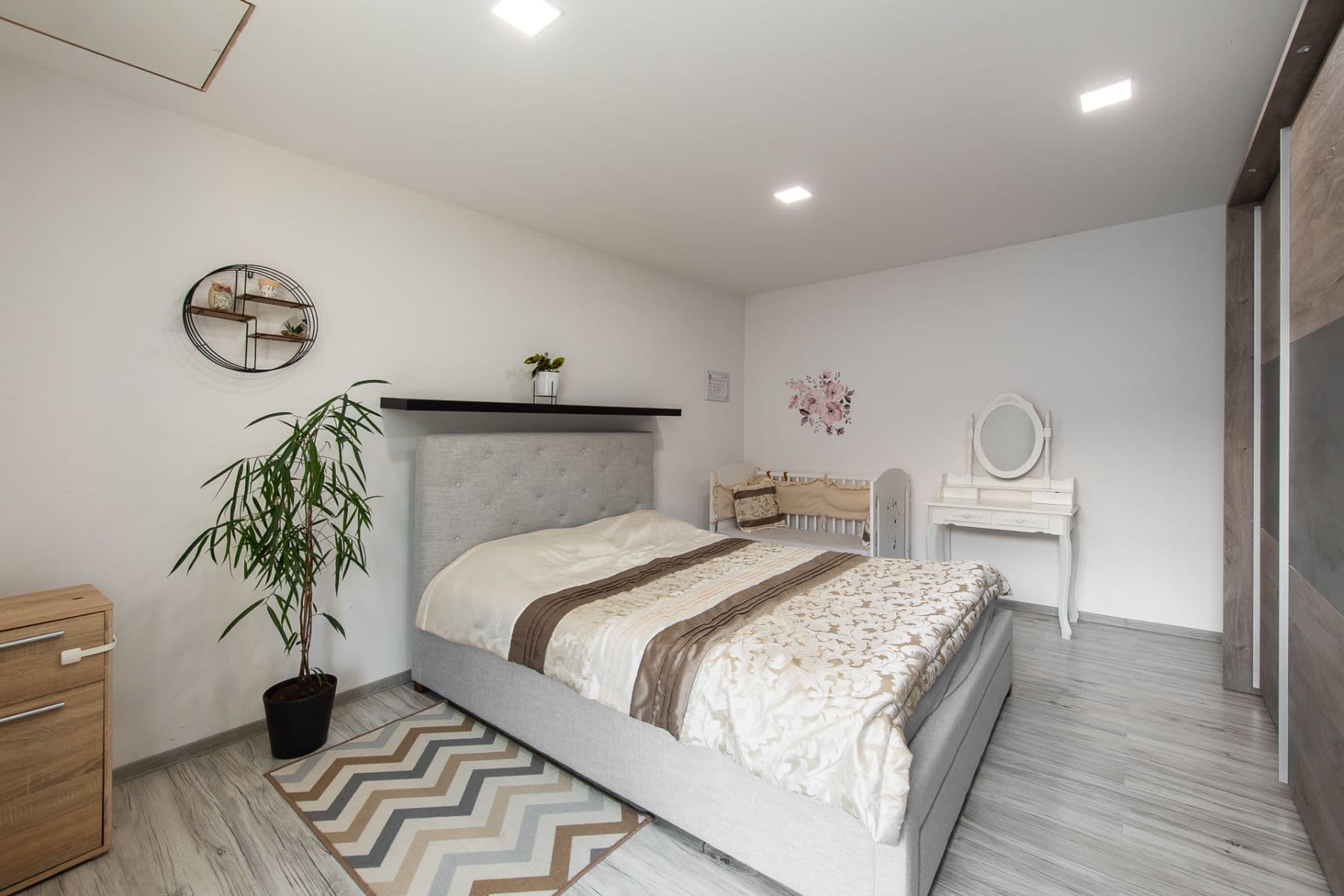 Predaj domu 1.500 m², pozemek 1.598 m², Ovčie, Prešovský kraj Predaj domu 1.500 m², pozemek 1.598 m², Ovčie, Prešovský kraj