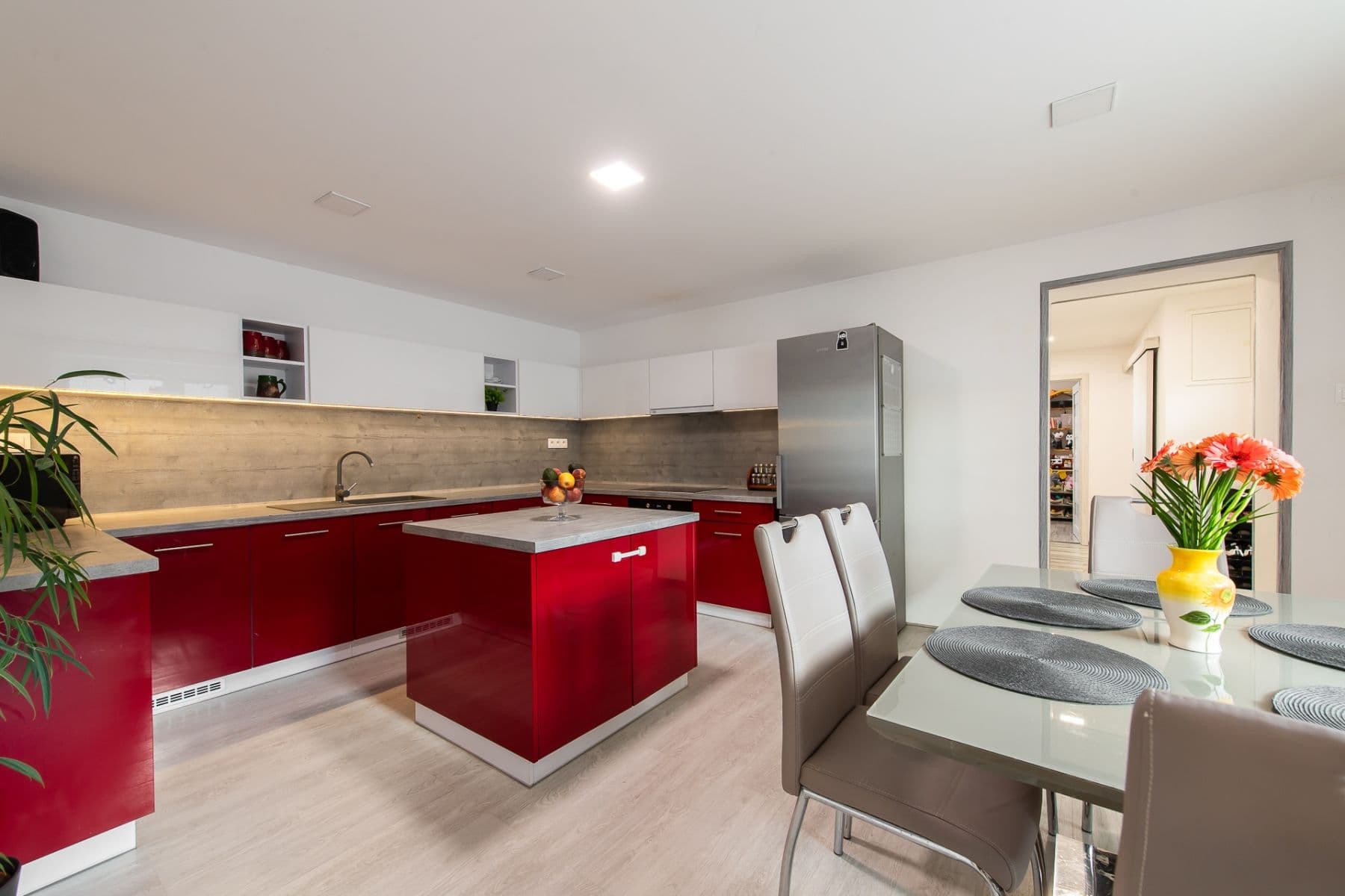 Predaj domu 1.500 m², pozemek 1.598 m², Ovčie, Prešovský kraj Predaj domu 1.500 m², pozemek 1.598 m², Ovčie, Prešovský kraj