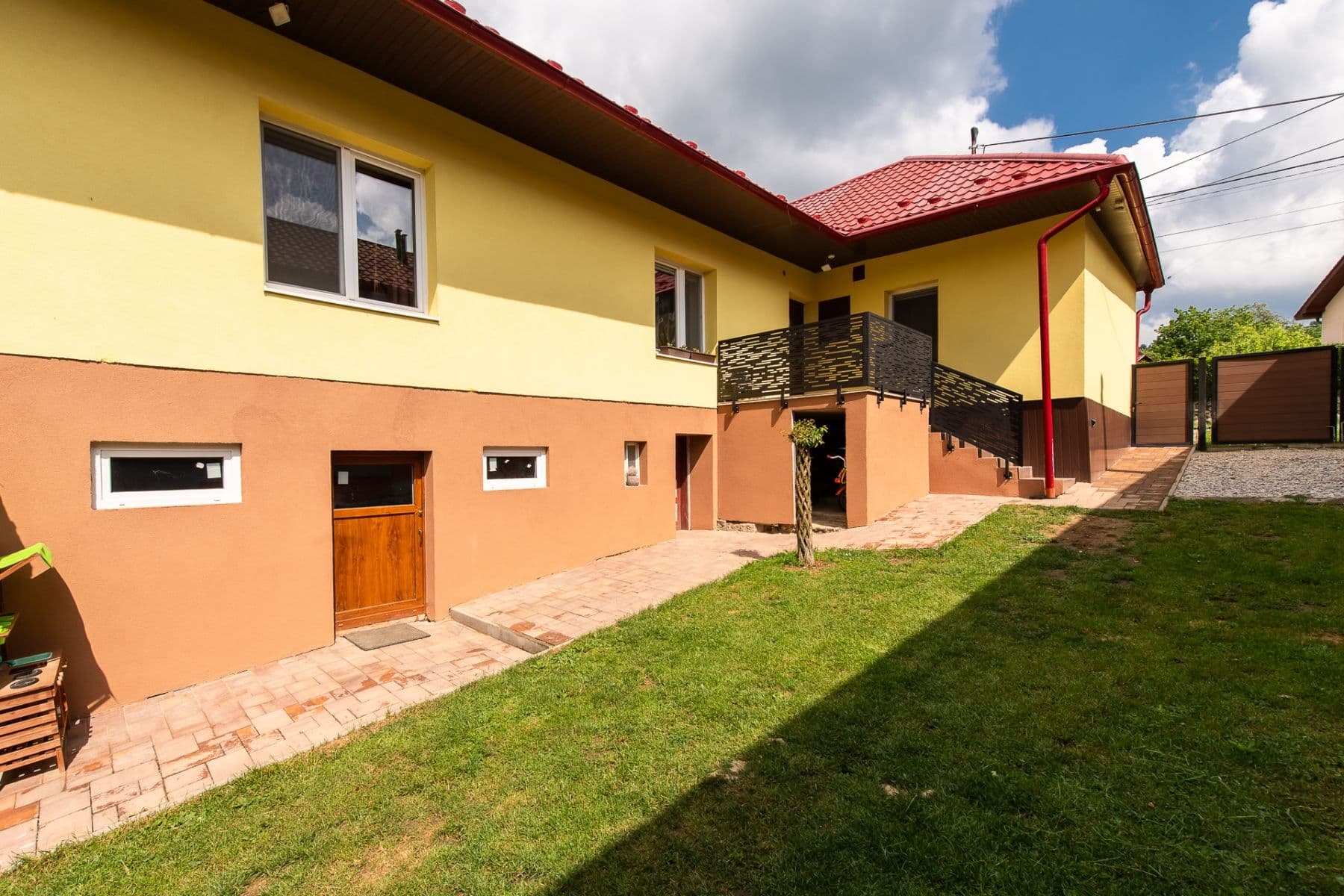 Predaj domu 1.500 m², pozemek 1.598 m², Ovčie, Prešovský kraj Predaj domu 1.500 m², pozemek 1.598 m², Ovčie, Prešovský kraj