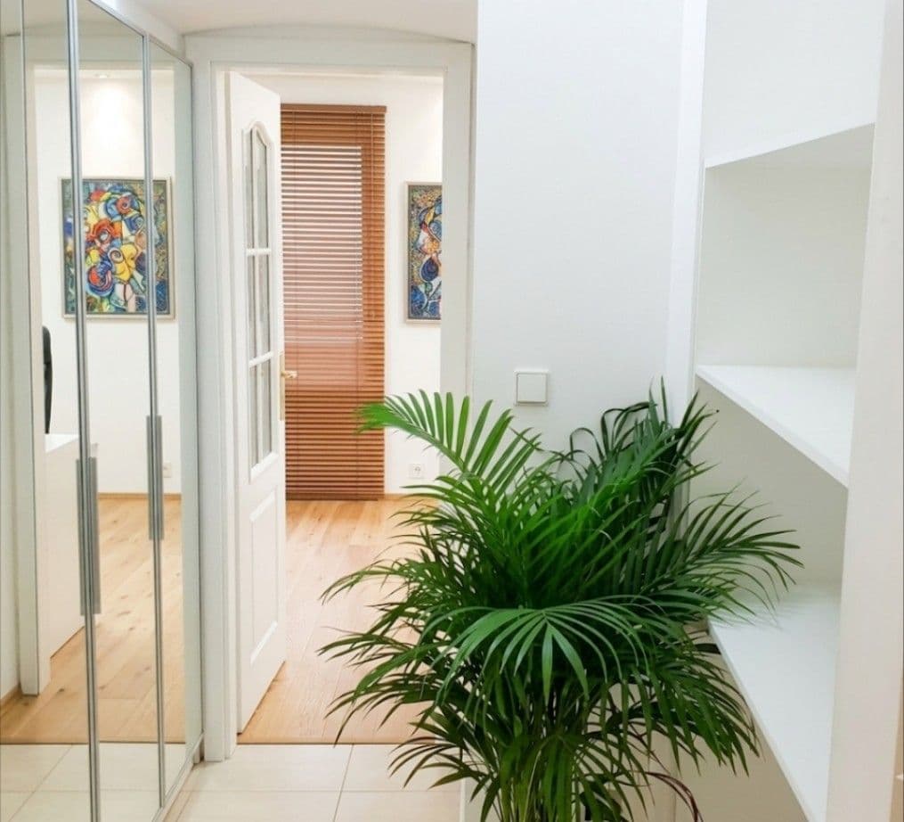Prenájom bytu 2-izbový 55 m², Žitomírská, Praha, Praha Prenájom bytu 2-izbový 55 m², Žitomírská, Praha, Praha
