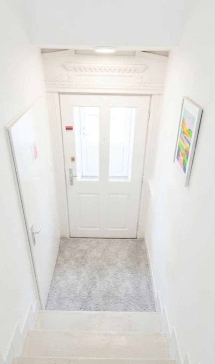 Prenájom bytu 2-izbový 55 m², Žitomírská, Praha, Praha Prenájom bytu 2-izbový 55 m², Žitomírská, Praha, Praha