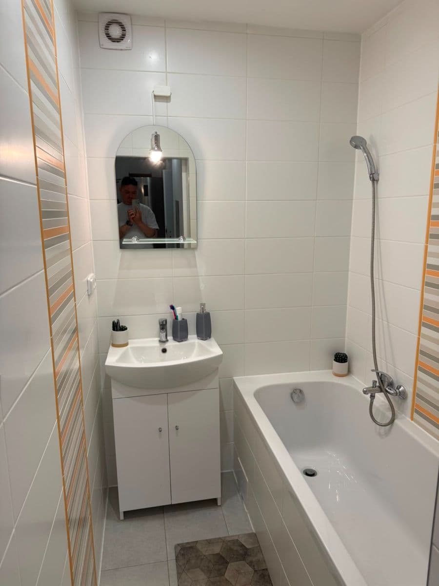 Prenájom bytu 2-izbový 52 m², Karpatská, Praha, Praha Prenájom bytu 2-izbový 52 m², Karpatská, Praha, Praha