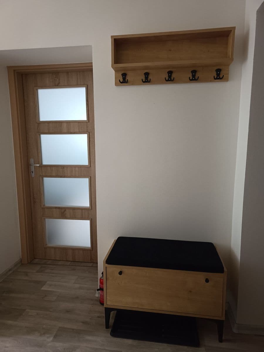 Prenájom bytu 2-izbový 37 m², K Lanovce, Jáchymov, Karlovarský kraj Prenájom bytu 2-izbový 37 m², K Lanovce, Jáchymov, Karlovarský kraj