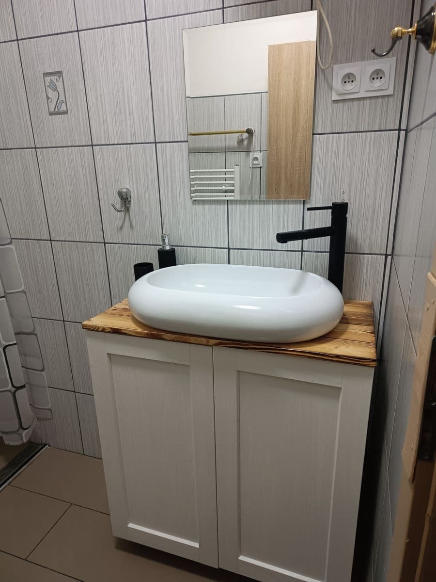 Prenájom bytu 2-izbový 37 m², K Lanovce, Jáchymov, Karlovarský kraj Prenájom bytu 2-izbový 37 m², K Lanovce, Jáchymov, Karlovarský kraj