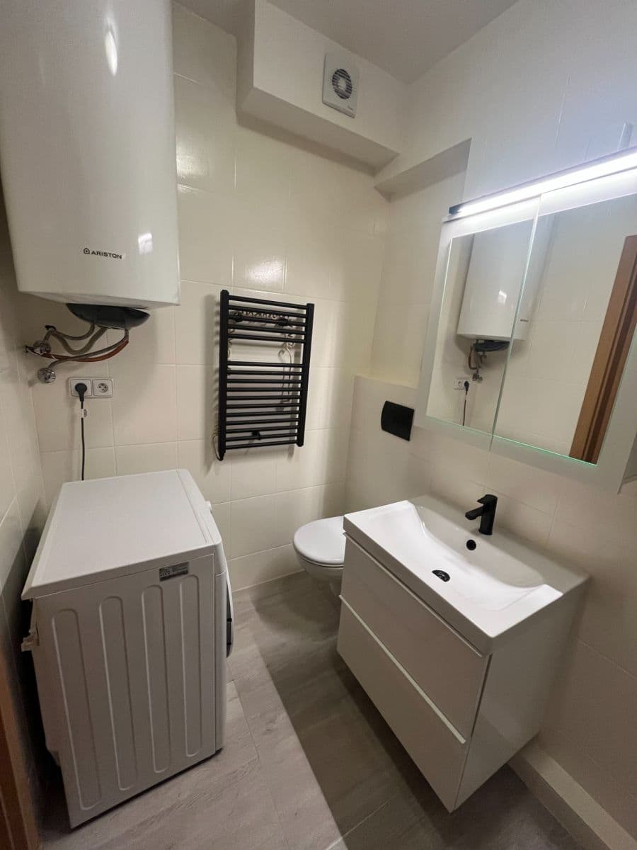 Prenájom bytu 2-izbový 44 m², Sokolovská, Čelákovice, Středočeský kraj Prenájom bytu 2-izbový 44 m², Sokolovská, Čelákovice, Středočeský kraj
