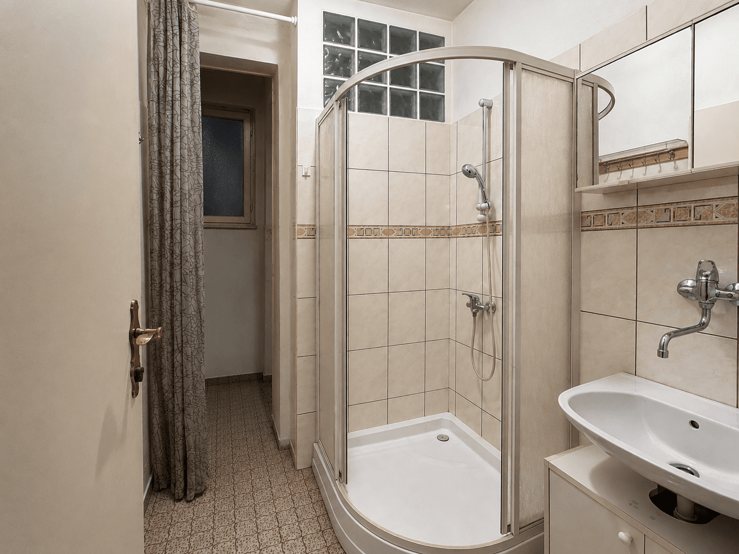 Prenájom bytu 4-izbový 106 m², Štefánikova, Zlín, Zlínský kraj Prenájom bytu 4-izbový 106 m², Štefánikova, Zlín, Zlínský kraj