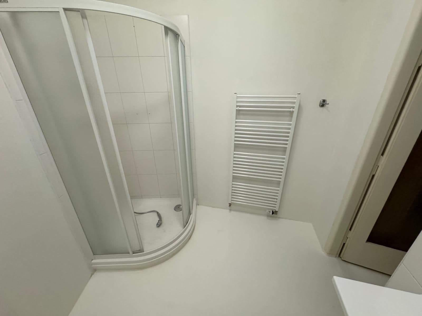 Prenájom bytu 3-izbový 15 m², Krakovská, Praha, Praha Prenájom bytu 3-izbový 15 m², Krakovská, Praha, Praha