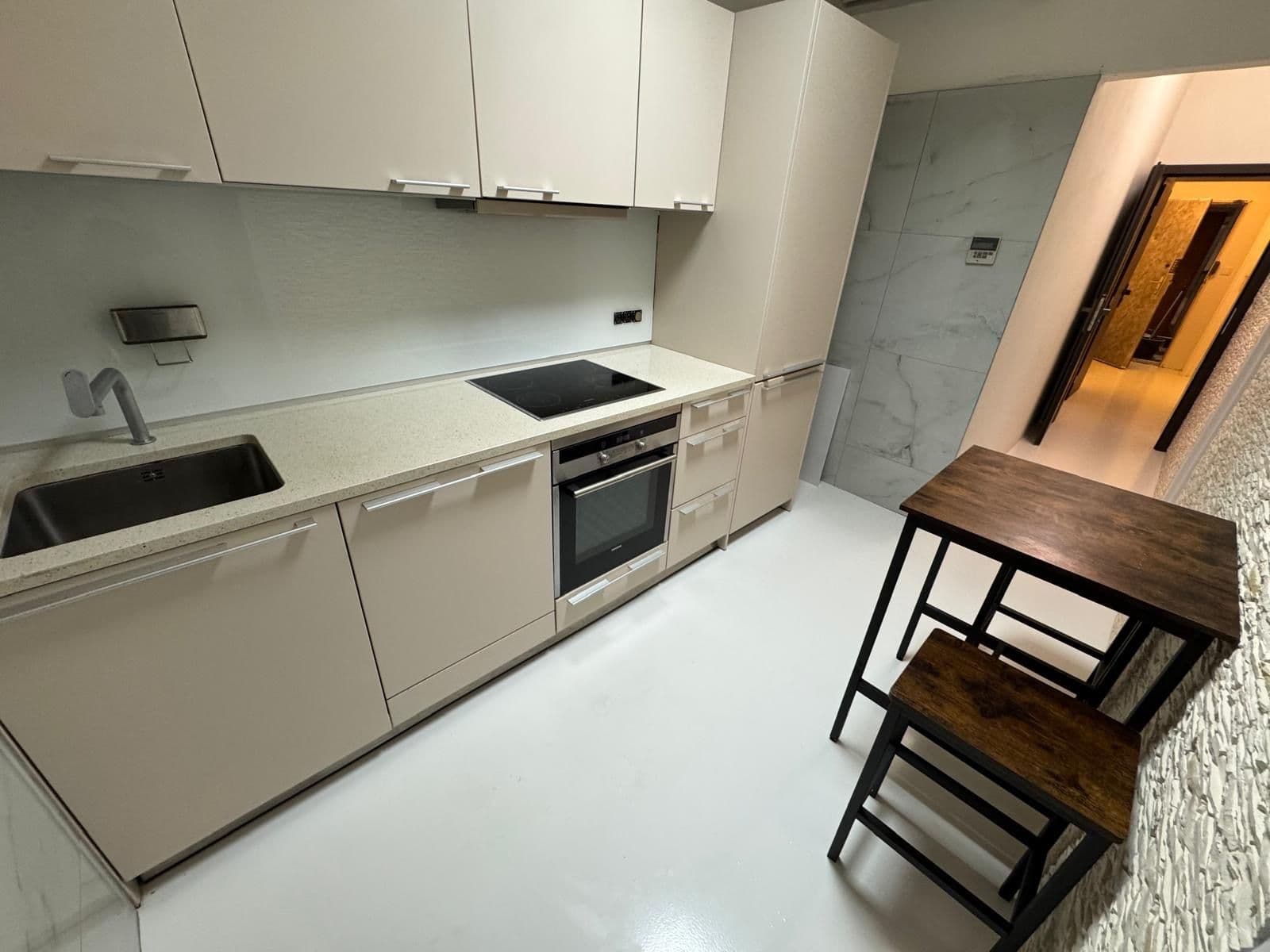 Prenájom bytu 3-izbový 15 m², Krakovská, Praha, Praha Prenájom bytu 3-izbový 15 m², Krakovská, Praha, Praha