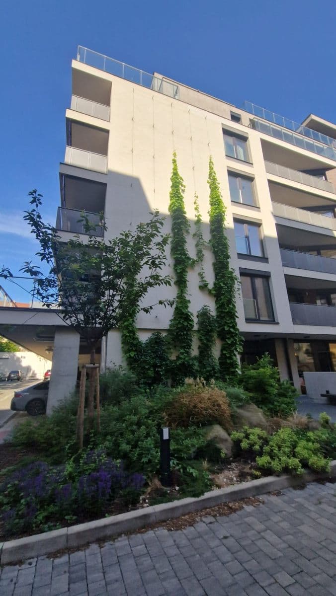 Prenájom bytu 2-izbový 50 m², Staropramenná, Praha, Praha Prenájom bytu 2-izbový 50 m², Staropramenná, Praha, Praha