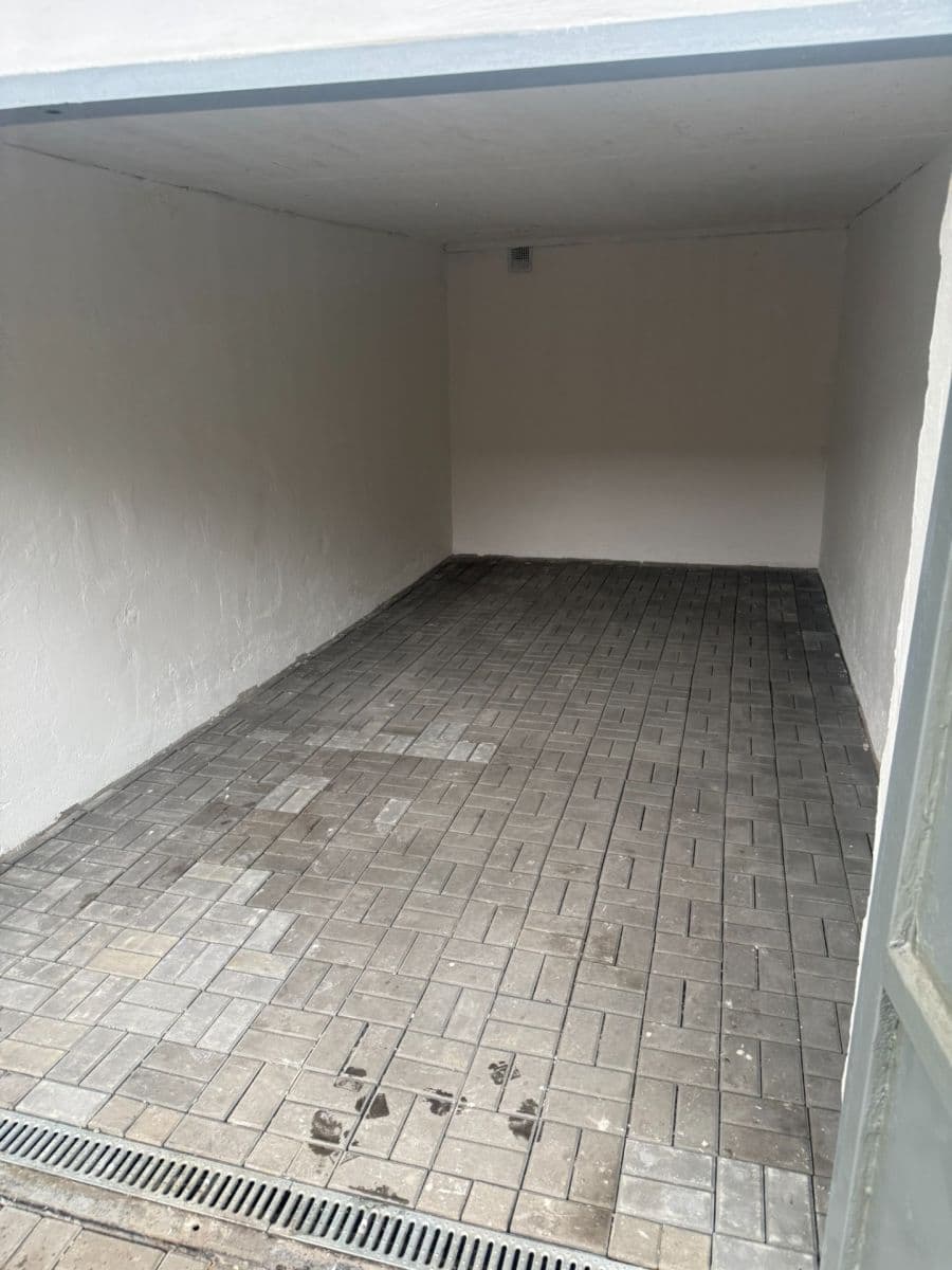 Prenájom garáže 21 m², Sionkova, Ostrava, Moravskoslezský kraj Prenájom garáže 21 m², Sionkova, Ostrava, Moravskoslezský kraj