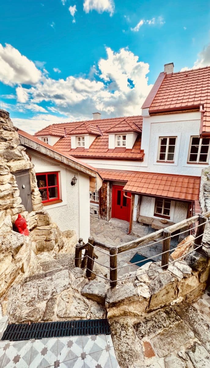 Prenájom domu 250 m², pozemek 400 m², Třebusice, Středočeský kraj Prenájom domu 250 m², pozemek 400 m², Třebusice, Středočeský kraj
