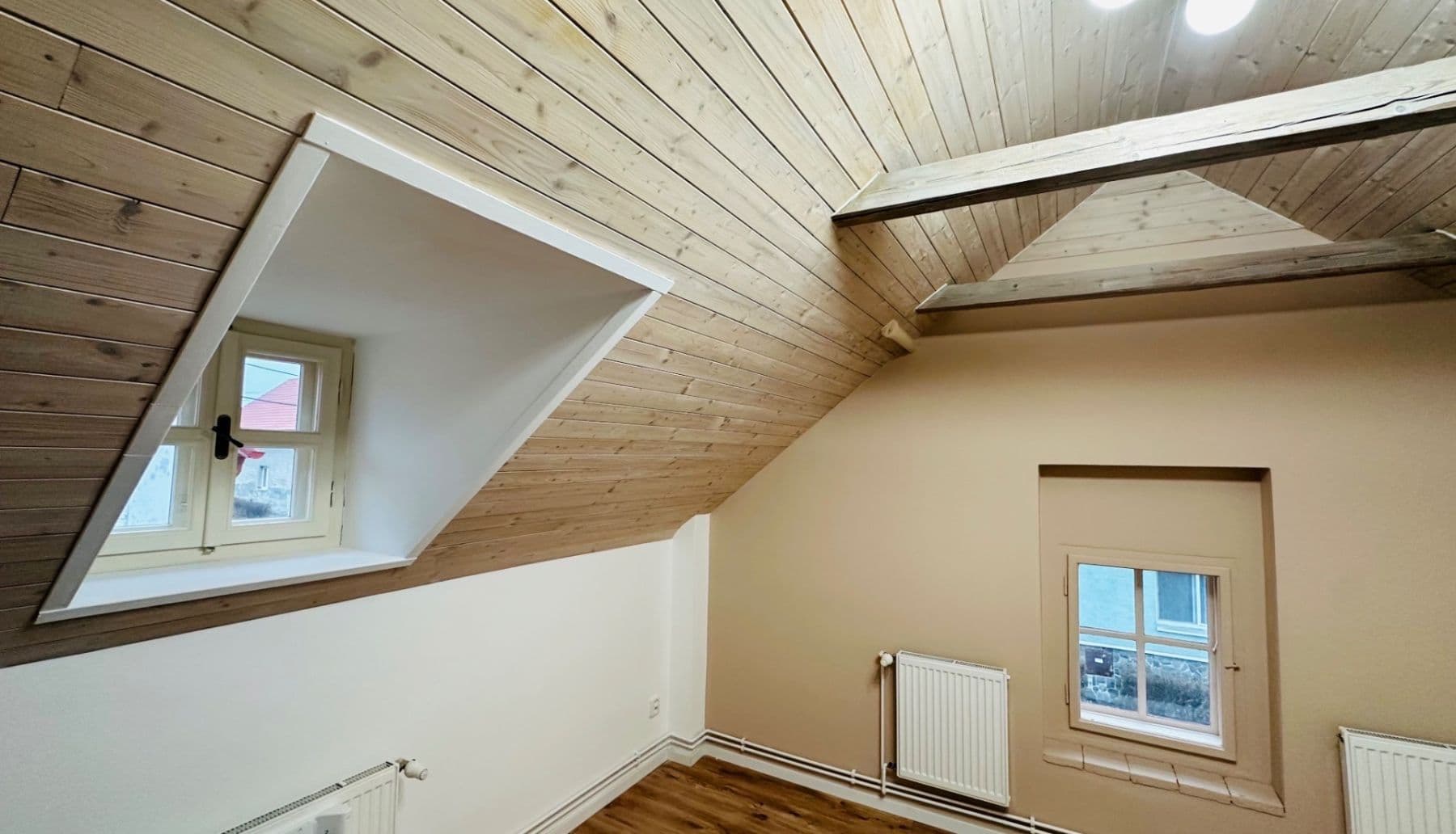 Prenájom domu 250 m², pozemek 400 m², Třebusice, Středočeský kraj Prenájom domu 250 m², pozemek 400 m², Třebusice, Středočeský kraj