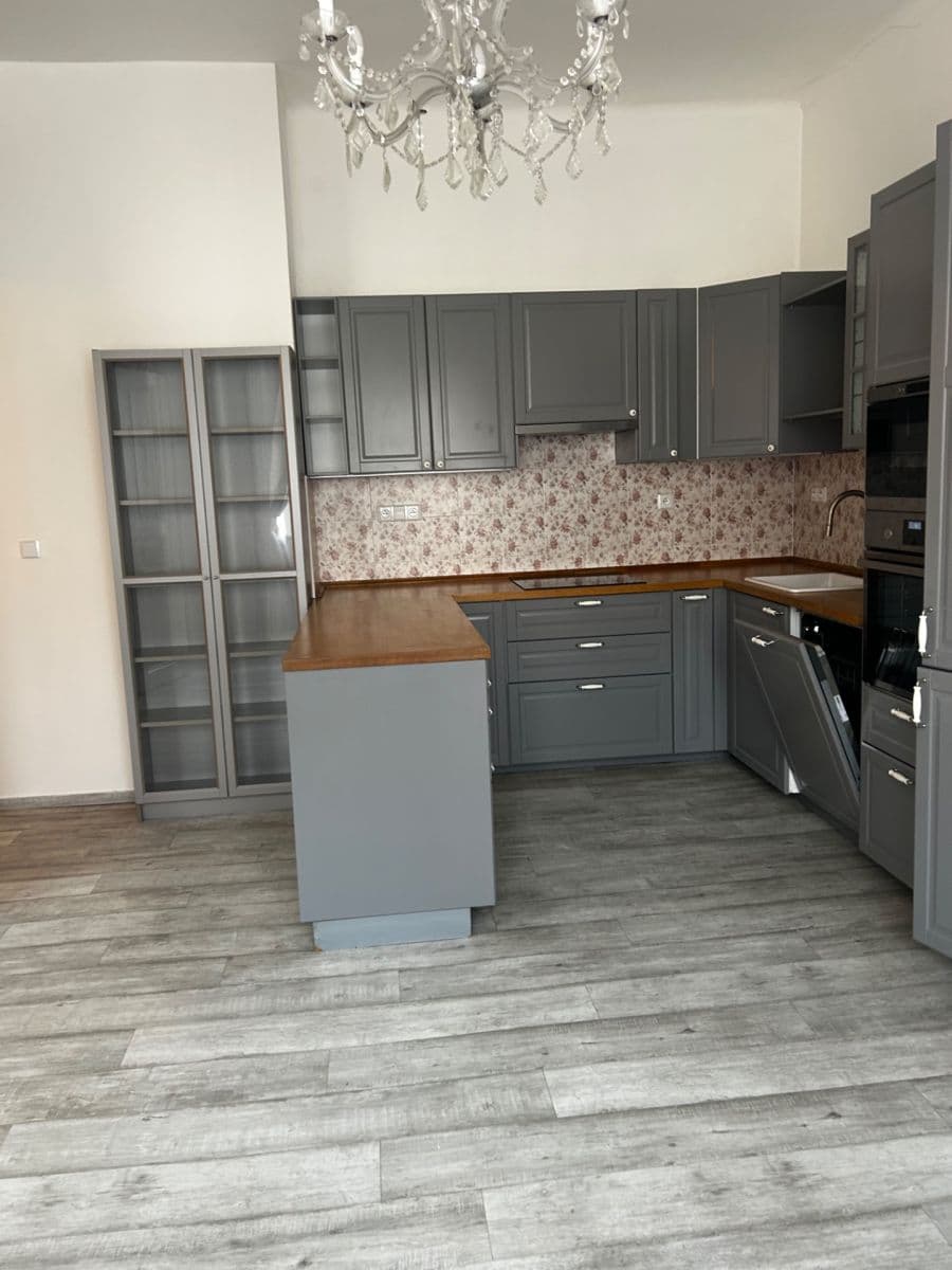 Prenájom bytu 3-izbový 73 m², Zborovská, Praha, Praha Prenájom bytu 3-izbový 73 m², Zborovská, Praha, Praha