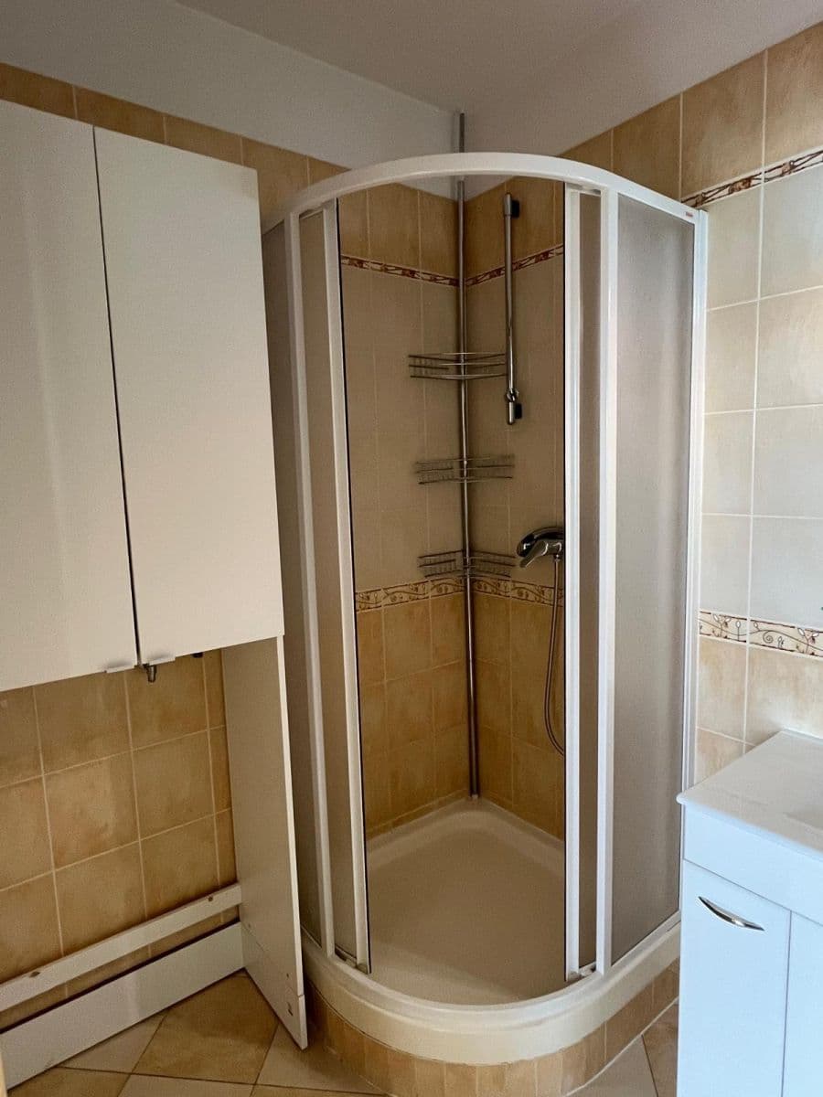 Prenájom bytu 2-izbový 50 m², U Jízdárny, Praha, Praha Prenájom bytu 2-izbový 50 m², U Jízdárny, Praha, Praha