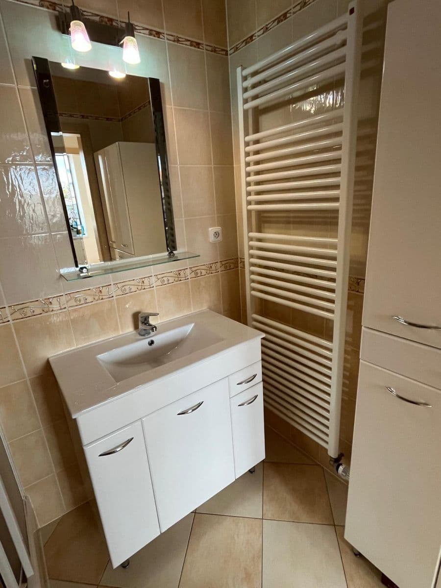 Prenájom bytu 2-izbový 50 m², U Jízdárny, Praha, Praha Prenájom bytu 2-izbový 50 m², U Jízdárny, Praha, Praha