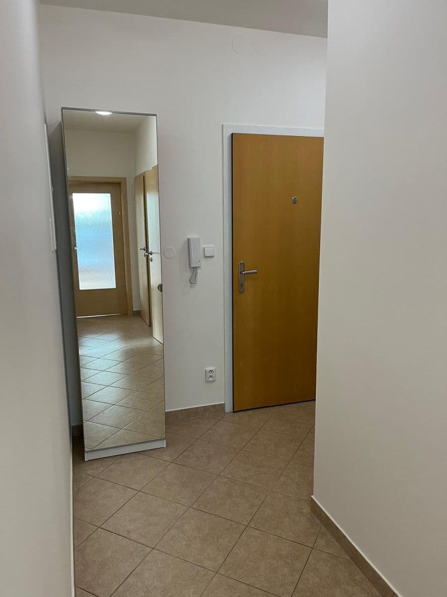 Prenájom bytu 2-izbový 50 m², U Jízdárny, Praha, Praha Prenájom bytu 2-izbový 50 m², U Jízdárny, Praha, Praha