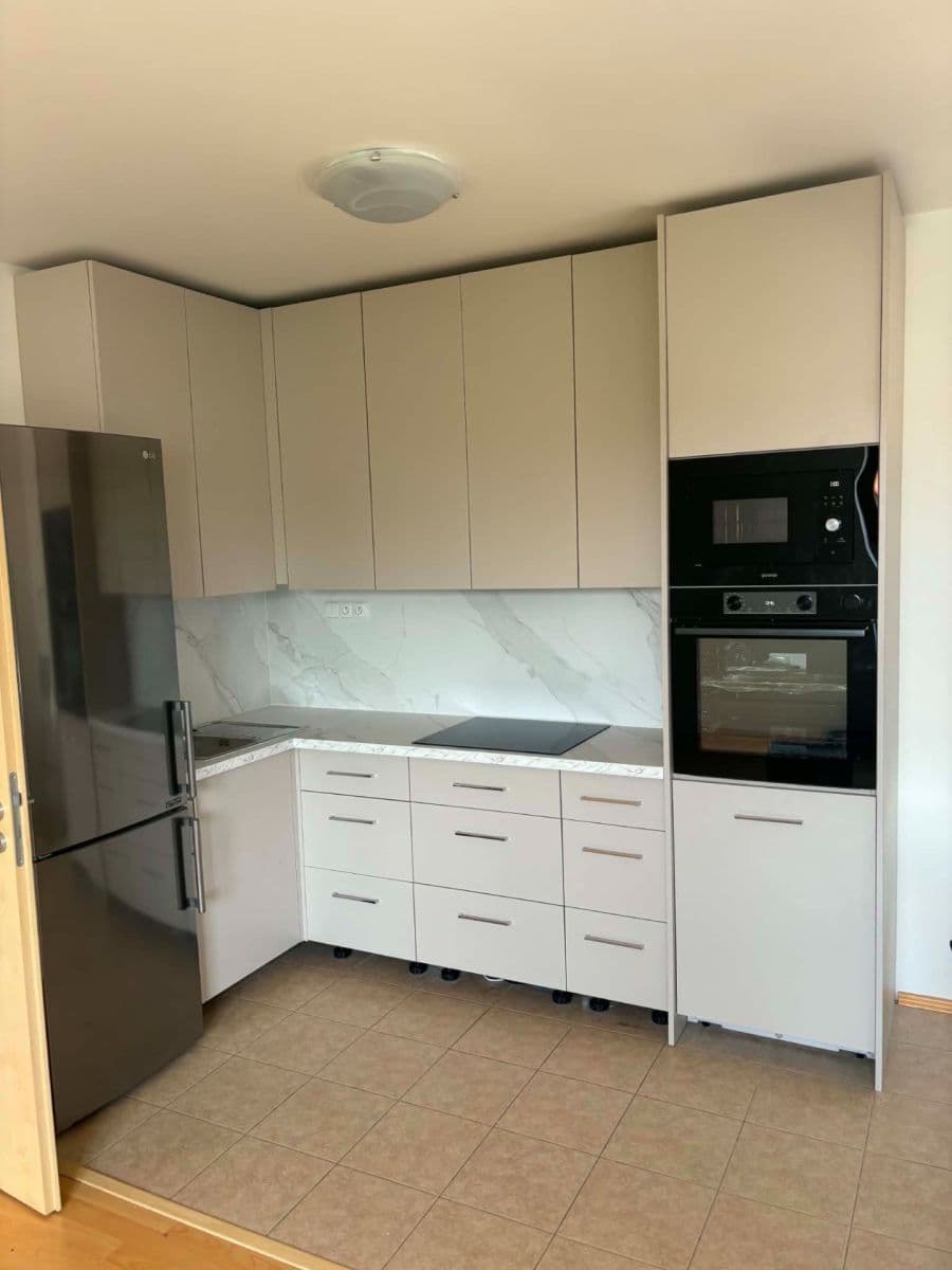 Prenájom bytu 2-izbový 50 m², U Jízdárny, Praha, Praha Prenájom bytu 2-izbový 50 m², U Jízdárny, Praha, Praha