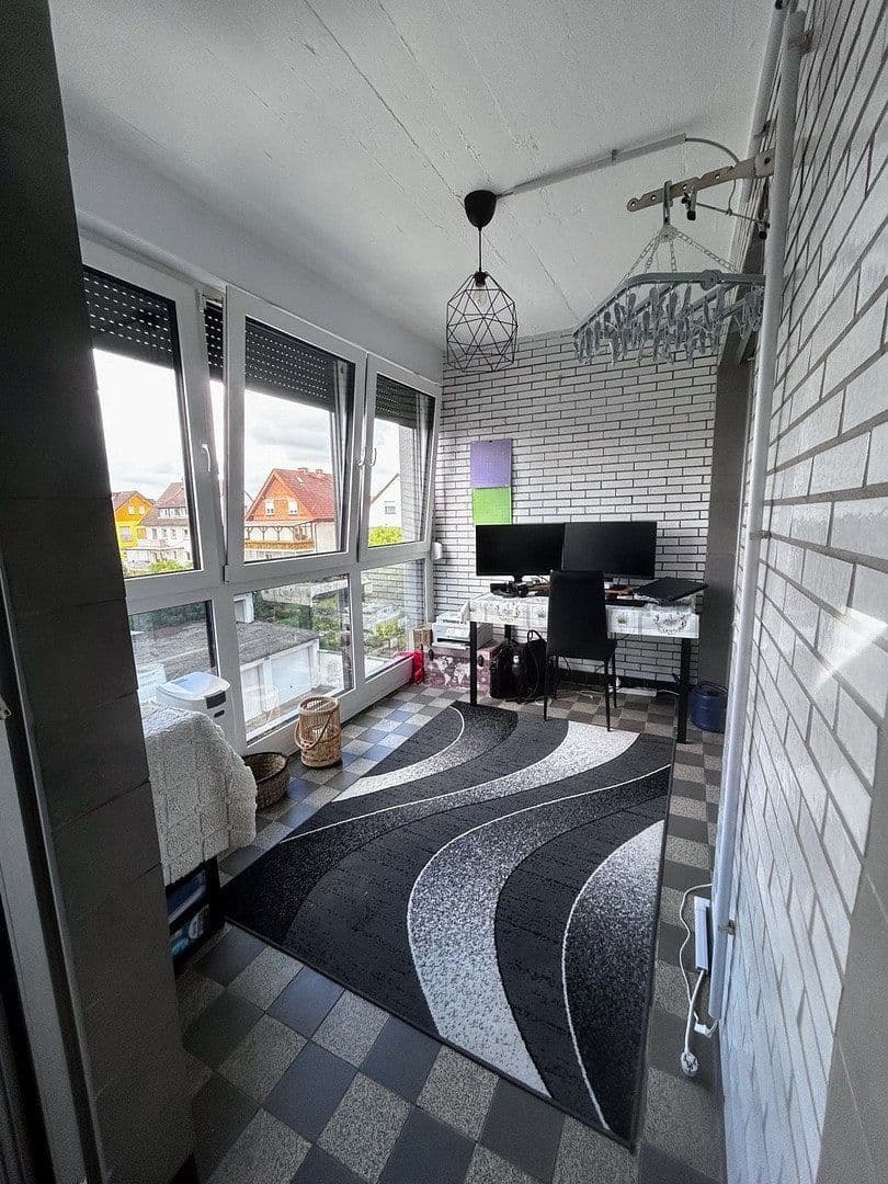 Prenájom bytu 3-izbový 80 m², Rodgau, Hesensko Prenájom bytu 3-izbový 80 m², Rodgau, Hesensko