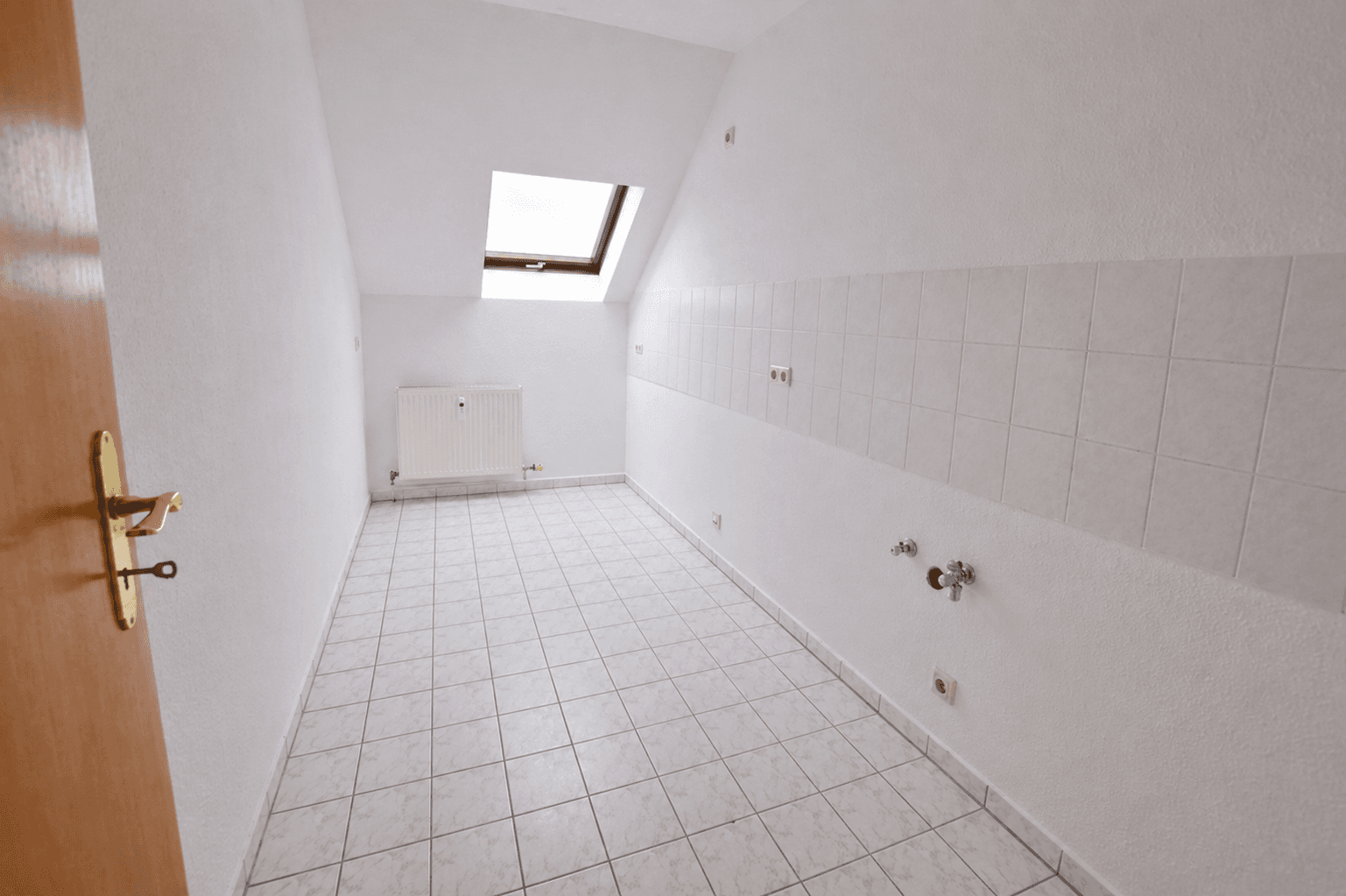 Prenájom bytu 6-izbový 147 m², Franz-Mehring-Str. 9, Chemnitz, Sasko Prenájom bytu 6-izbový 147 m², Franz-Mehring-Str. 9, Chemnitz, Sasko