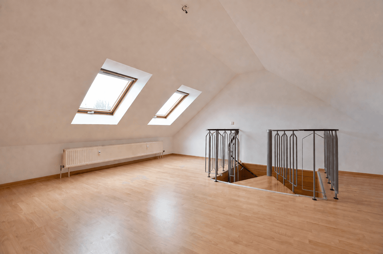 Prenájom bytu 6-izbový 147 m², Franz-Mehring-Str. 9, Chemnitz, Sasko Prenájom bytu 6-izbový 147 m², Franz-Mehring-Str. 9, Chemnitz, Sasko
