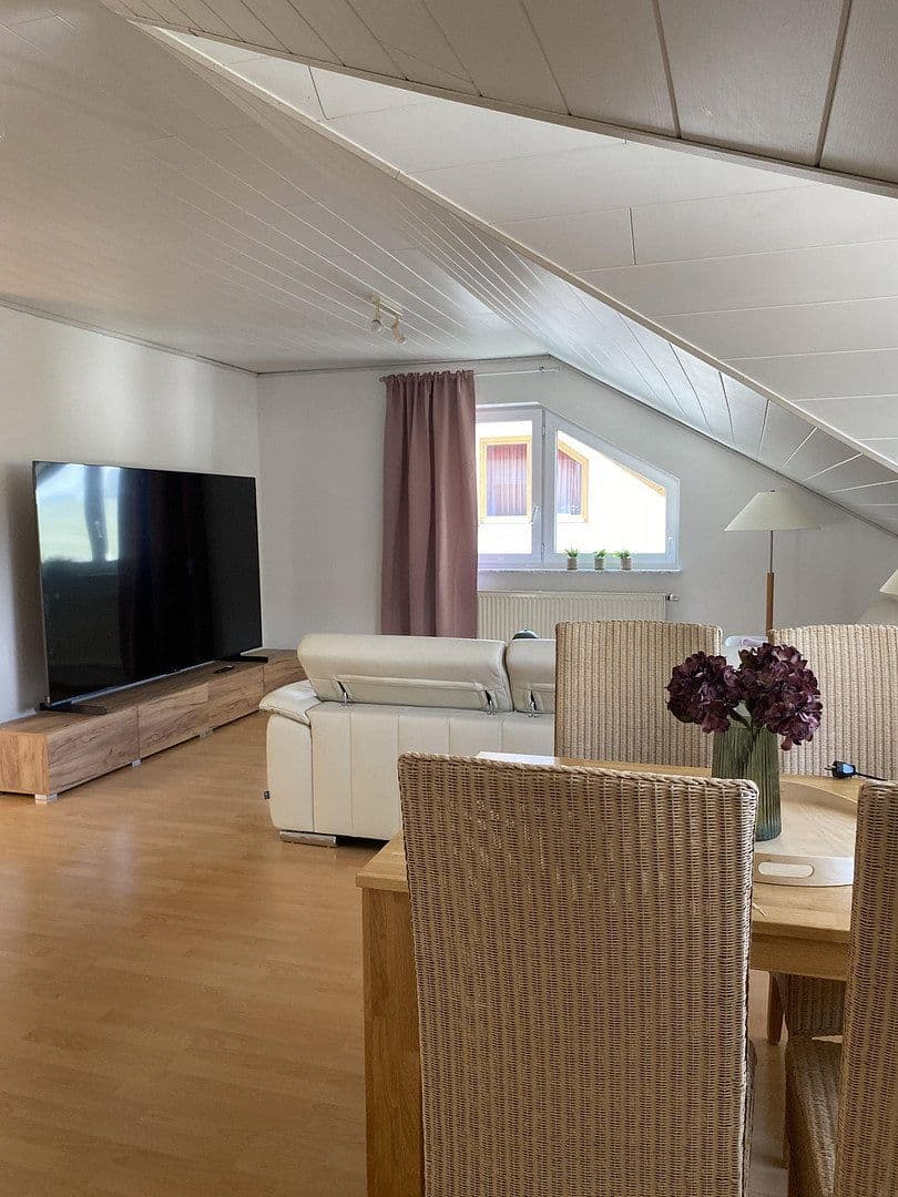 Predaj domu 300 m², pozemek 1.200 m², Ingelfingen, Bádensko-Wurttembersko Predaj domu 300 m², pozemek 1.200 m², Ingelfingen, Bádensko-Wurttembersko