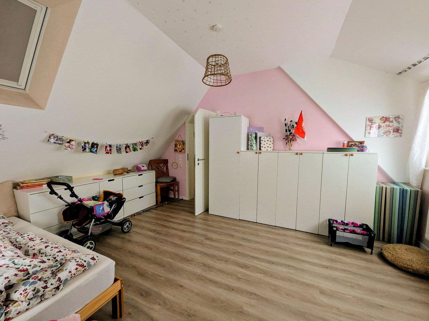 Predaj domu 117 m², pozemek 300 m², Bruchköbel, Hesensko Predaj domu 117 m², pozemek 300 m², Bruchköbel, Hesensko