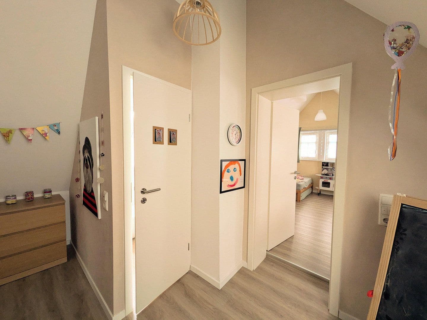 Predaj domu 117 m², pozemek 300 m², Bruchköbel, Hesensko Predaj domu 117 m², pozemek 300 m², Bruchköbel, Hesensko