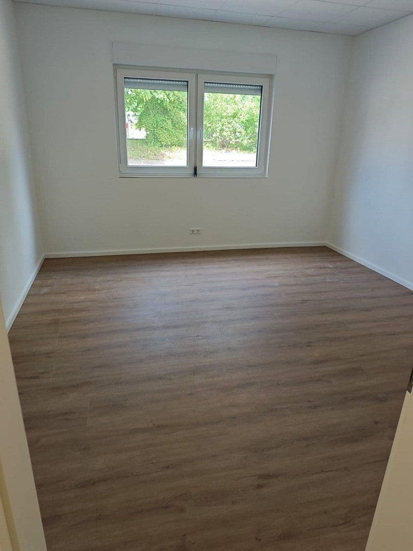 Prenájom kancelárie 30 m², Karlsruhe, Bádensko-Wurttembersko Prenájom kancelárie 30 m², Karlsruhe, Bádensko-Wurttembersko