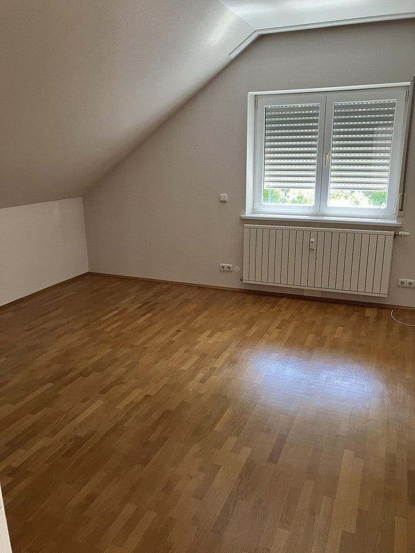 Prenájom bytu 4-izbový 218 m², Birstein, Hesensko Prenájom bytu 4-izbový 218 m², Birstein, Hesensko