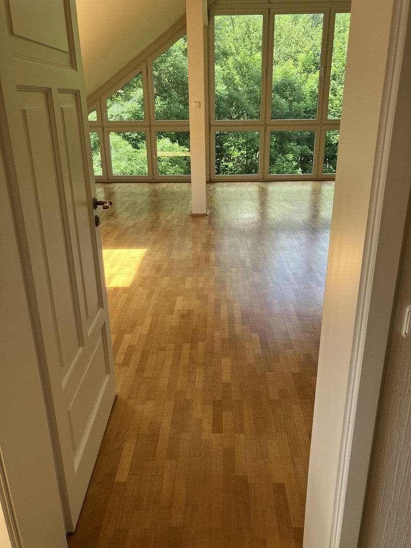 Prenájom bytu 4-izbový 218 m², Birstein, Hesensko Prenájom bytu 4-izbový 218 m², Birstein, Hesensko