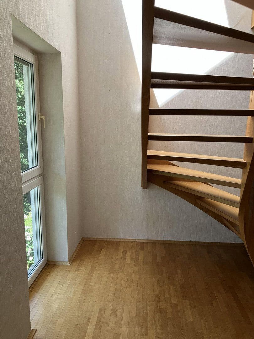 Prenájom bytu 4-izbový 218 m², Birstein, Hesensko Prenájom bytu 4-izbový 218 m², Birstein, Hesensko