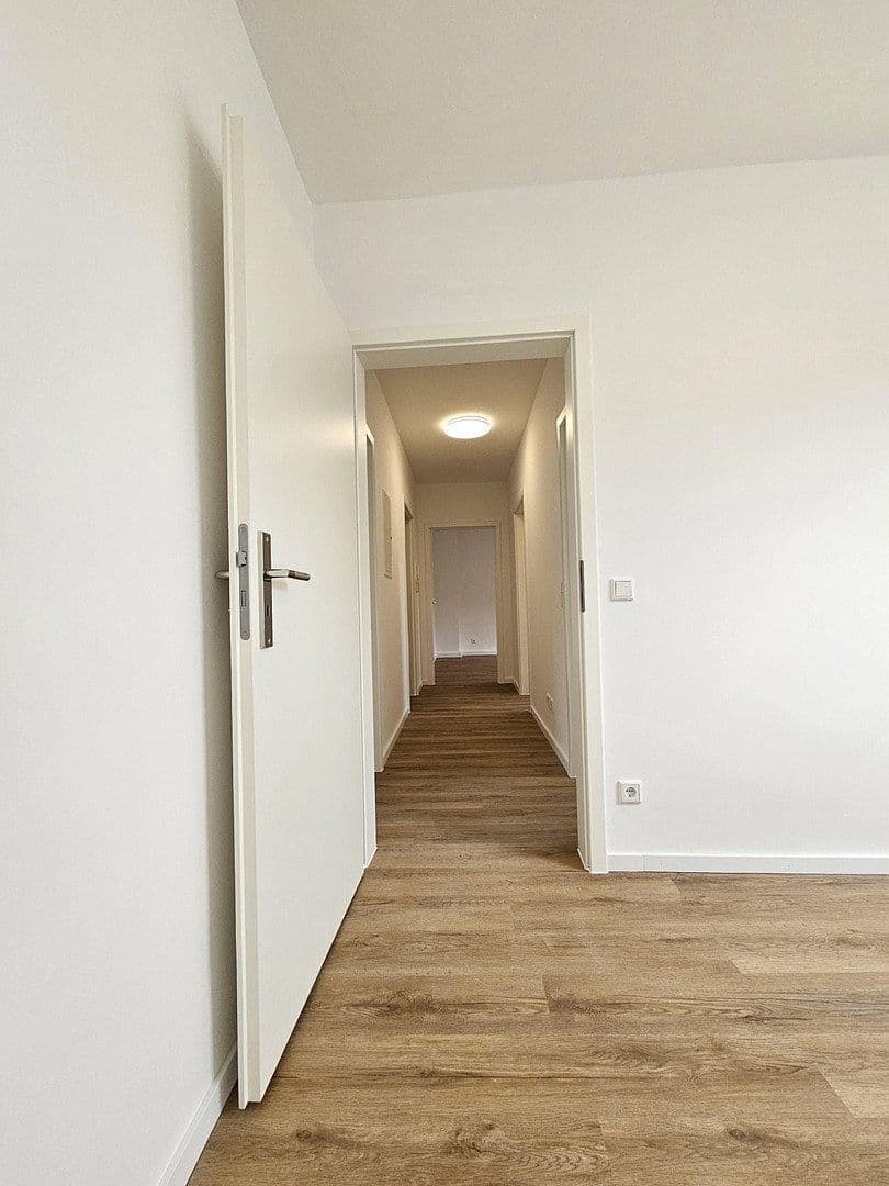 Prenájom bytu 4-izbový 75 m², Ernestinenstr. 17, Essen, Severné Porýnie - Westfálsko Prenájom bytu 4-izbový 75 m², Ernestinenstr. 17, Essen, Severné Porýnie - Westfálsko
