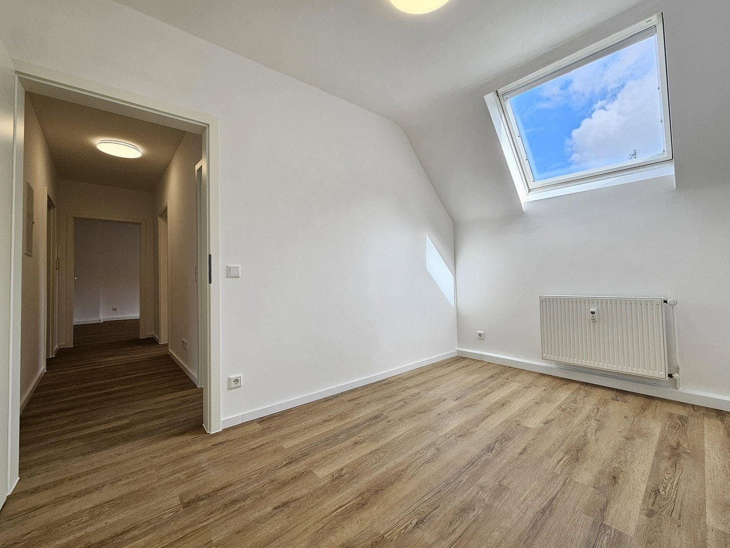 Prenájom bytu 4-izbový 75 m², Ernestinenstr. 17, Essen, Severné Porýnie - Westfálsko Prenájom bytu 4-izbový 75 m², Ernestinenstr. 17, Essen, Severné Porýnie - Westfálsko