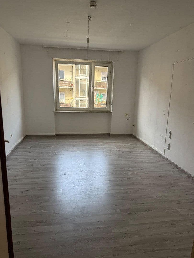 Prenájom bytu 2-izbový 74 m², Geibelstr. 15, Karlsruhe, Bádensko-Wurttembersko Prenájom bytu 2-izbový 74 m², Geibelstr. 15, Karlsruhe, Bádensko-Wurttembersko