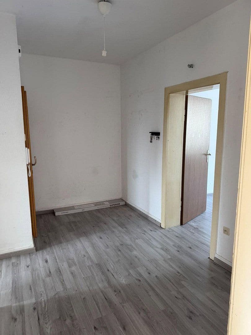 Prenájom bytu 2-izbový 74 m², Geibelstr. 15, Karlsruhe, Bádensko-Wurttembersko Prenájom bytu 2-izbový 74 m², Geibelstr. 15, Karlsruhe, Bádensko-Wurttembersko