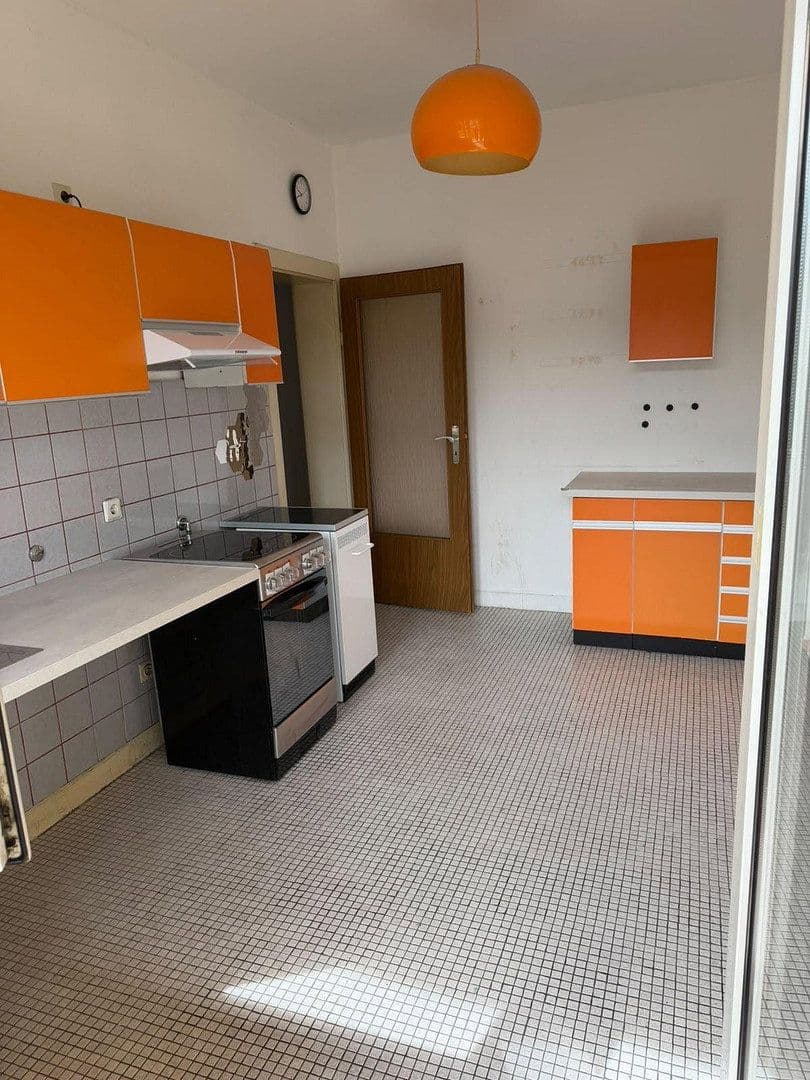 Prenájom bytu 2-izbový 74 m², Geibelstr. 15, Karlsruhe, Bádensko-Wurttembersko Prenájom bytu 2-izbový 74 m², Geibelstr. 15, Karlsruhe, Bádensko-Wurttembersko
