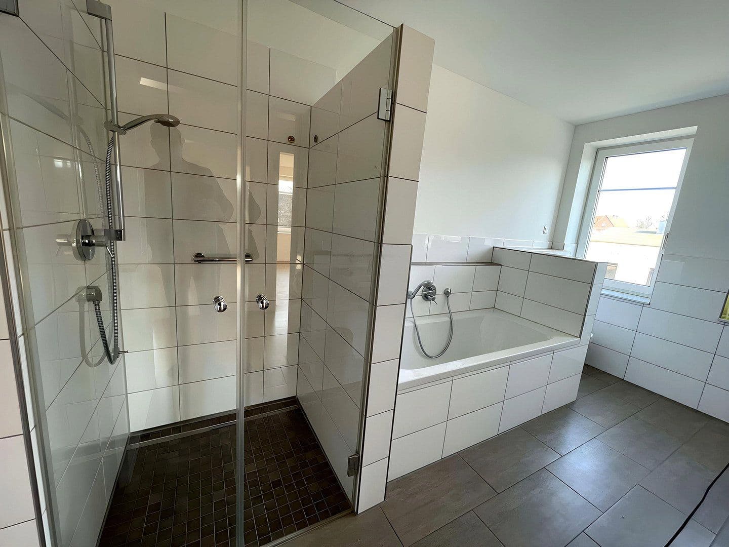 Prenájom bytu 3-izbový 105 m², Schulstraße 60a, Elmshorn, Šlezvicko-Holštajnsko Prenájom bytu 3-izbový 105 m², Schulstraße 60a, Elmshorn, Šlezvicko-Holštajnsko