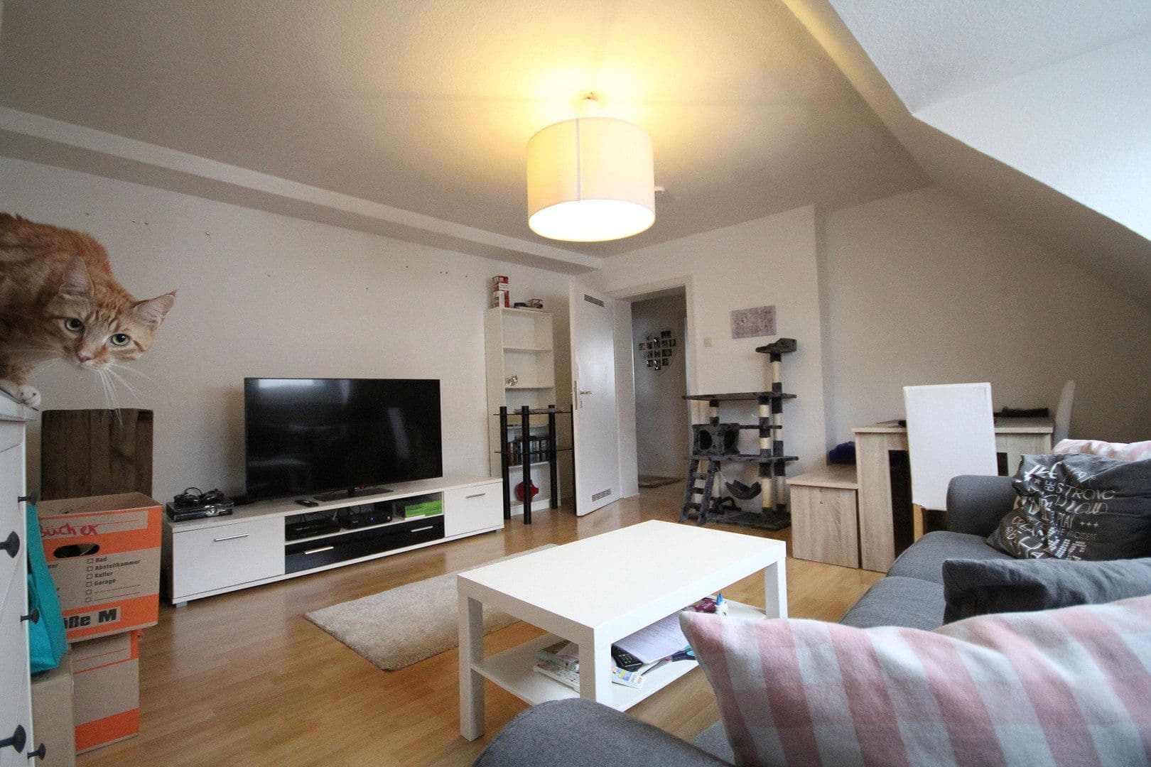 Prenájom bytu 3-izbový 68 m², Rathausplatz 28, Hattingen, Severné Porýnie - Westfálsko Prenájom bytu 3-izbový 68 m², Rathausplatz 28, Hattingen, Severné Porýnie - Westfálsko
