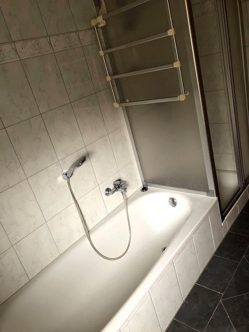 Prenájom bytu 5-izbový 135 m², Schulstraße 30, Pohlheim, Hesensko Prenájom bytu 5-izbový 135 m², Schulstraße 30, Pohlheim, Hesensko