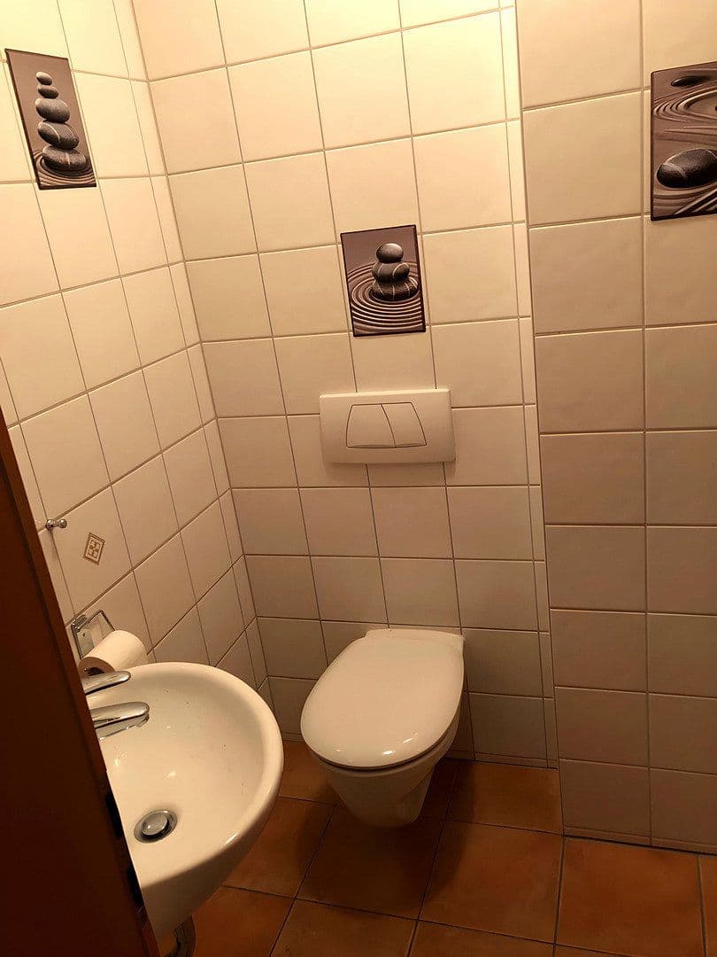 Prenájom bytu 5-izbový 135 m², Schulstraße 30, Pohlheim, Hesensko Prenájom bytu 5-izbový 135 m², Schulstraße 30, Pohlheim, Hesensko