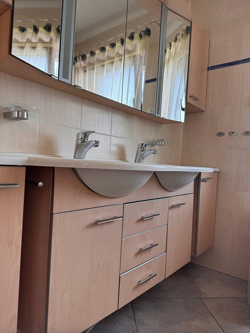 Predaj domu 140 m², pozemek 700 m², Hüttenberg, Hesensko Predaj domu 140 m², pozemek 700 m², Hüttenberg, Hesensko