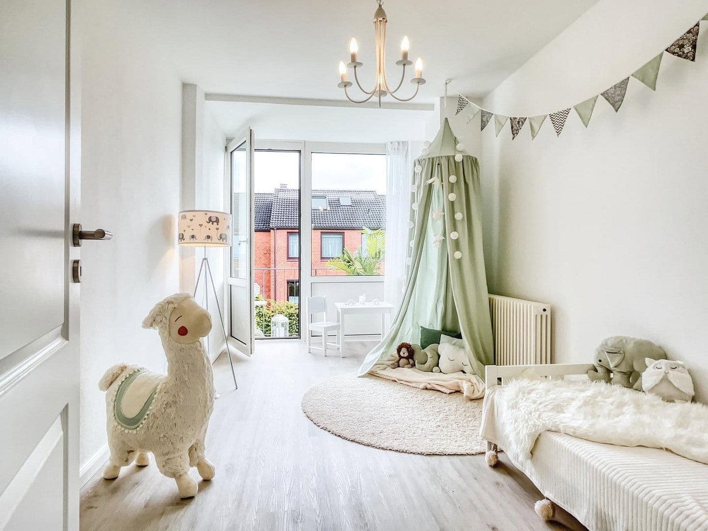 Predaj domu 120 m², pozemek 170 m², Bad Homburg vor der Höhe, Hesensko Predaj domu 120 m², pozemek 170 m², Bad Homburg vor der Höhe, Hesensko