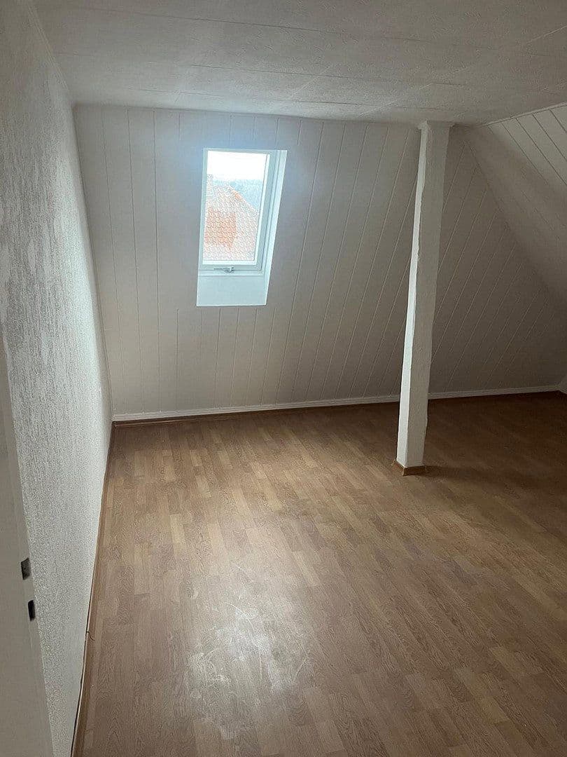Prenájom bytu 3-izbový 83 m², Schillerstr 24, Bad Pyrmont, Dolné Sasko Prenájom bytu 3-izbový 83 m², Schillerstr 24, Bad Pyrmont, Dolné Sasko