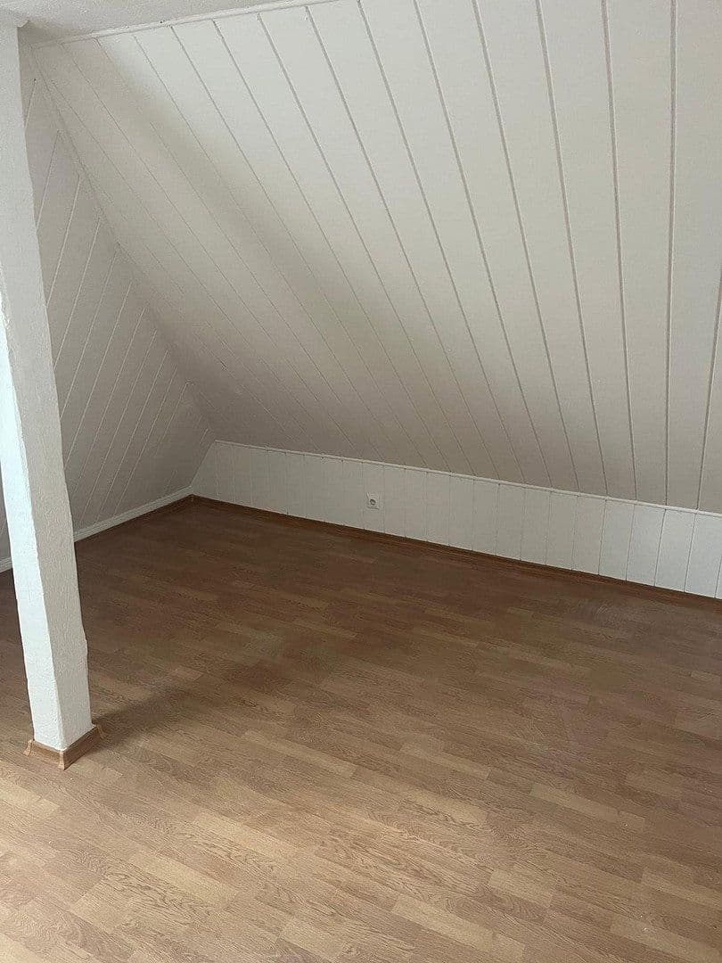 Prenájom bytu 3-izbový 83 m², Schillerstr 24, Bad Pyrmont, Dolné Sasko Prenájom bytu 3-izbový 83 m², Schillerstr 24, Bad Pyrmont, Dolné Sasko