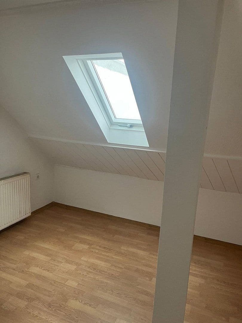 Prenájom bytu 3-izbový 83 m², Schillerstr 24, Bad Pyrmont, Dolné Sasko Prenájom bytu 3-izbový 83 m², Schillerstr 24, Bad Pyrmont, Dolné Sasko