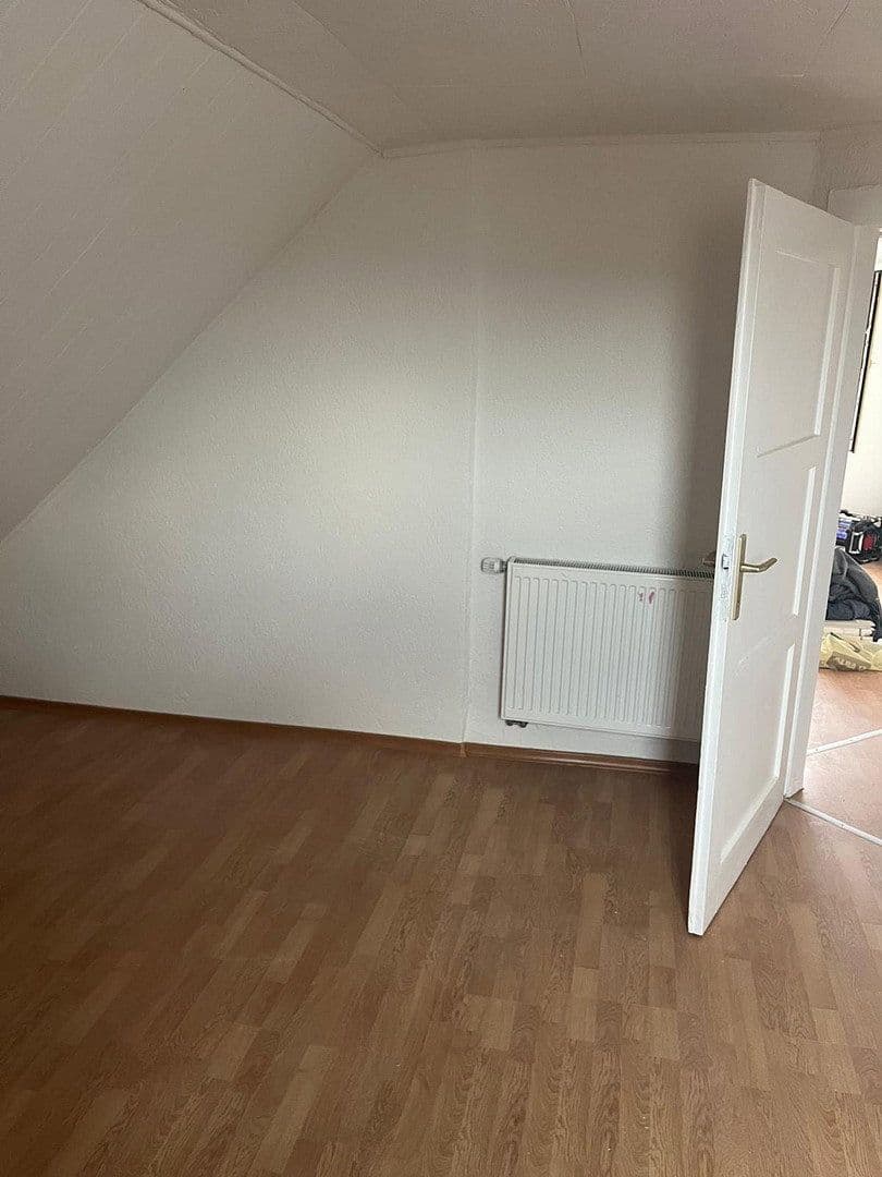 Prenájom bytu 3-izbový 83 m², Schillerstr 24, Bad Pyrmont, Dolné Sasko Prenájom bytu 3-izbový 83 m², Schillerstr 24, Bad Pyrmont, Dolné Sasko
