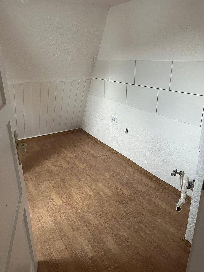 Prenájom bytu 3-izbový 83 m², Schillerstr 24, Bad Pyrmont, Dolné Sasko Prenájom bytu 3-izbový 83 m², Schillerstr 24, Bad Pyrmont, Dolné Sasko