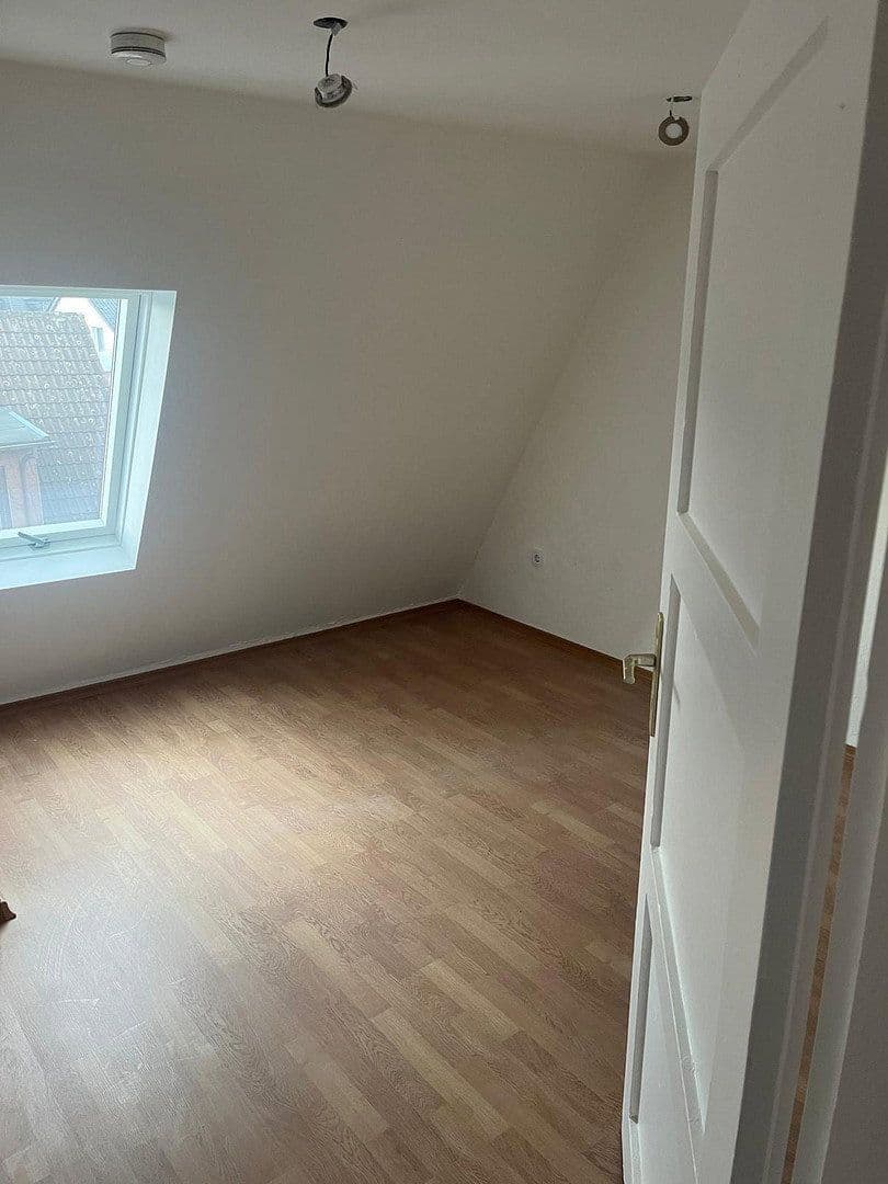 Prenájom bytu 3-izbový 83 m², Schillerstr 24, Bad Pyrmont, Dolné Sasko Prenájom bytu 3-izbový 83 m², Schillerstr 24, Bad Pyrmont, Dolné Sasko