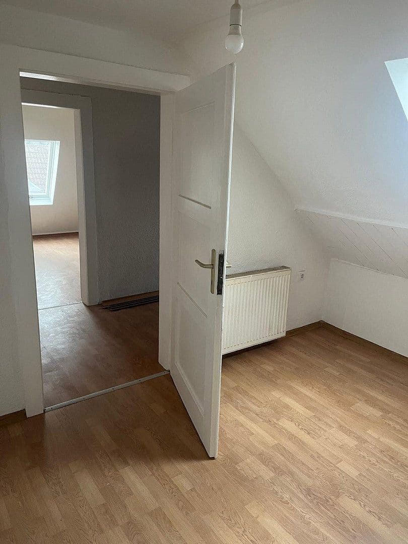 Prenájom bytu 3-izbový 83 m², Schillerstr 24, Bad Pyrmont, Dolné Sasko Prenájom bytu 3-izbový 83 m², Schillerstr 24, Bad Pyrmont, Dolné Sasko