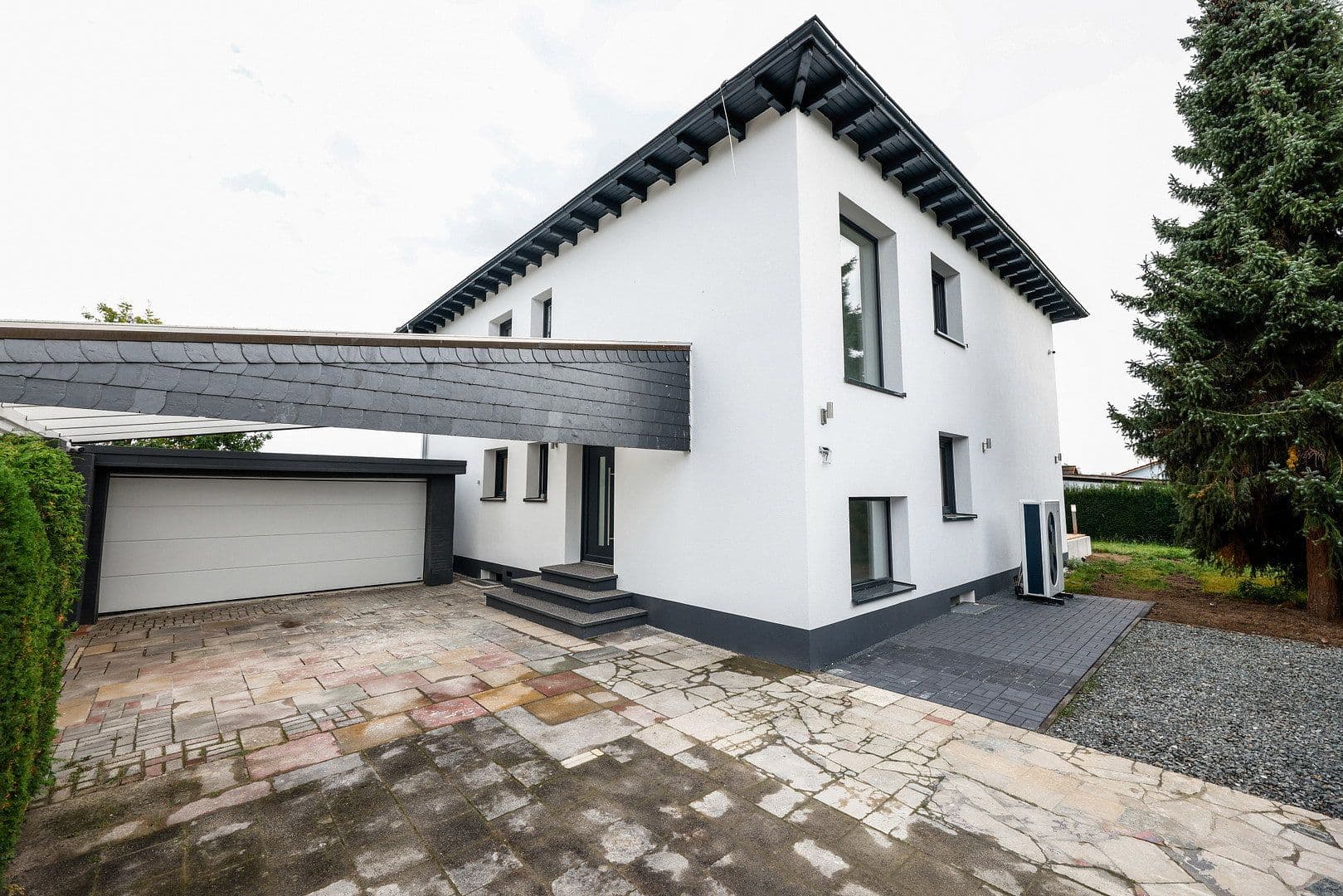 Prenájom bytu 3-izbový 88 m², Pohlheim, Hesensko Prenájom bytu 3-izbový 88 m², Pohlheim, Hesensko